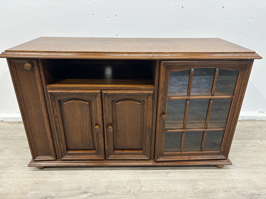 Stylowa dębowa komoda wielofunkcyjna pod telewizor