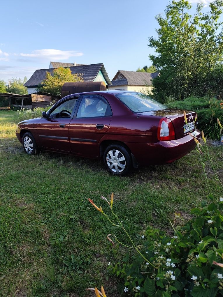 Daewoo Nubira 1998 року