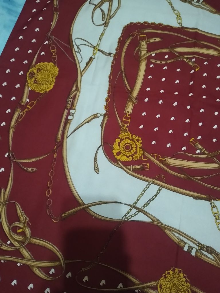 Красивый шелковый платок Италия