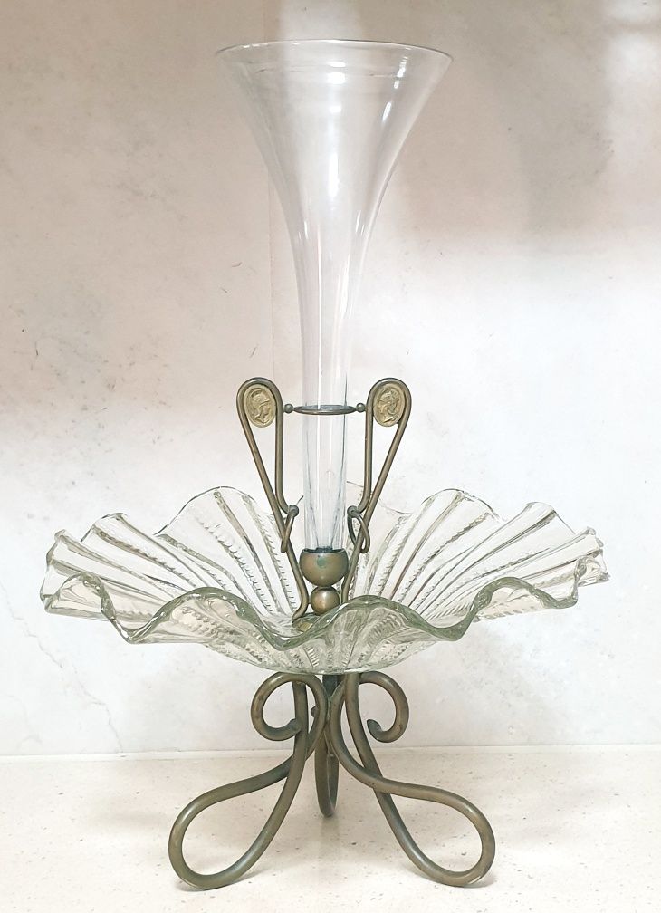 Lindo antigo centro de mesa com suporte Arte Nova