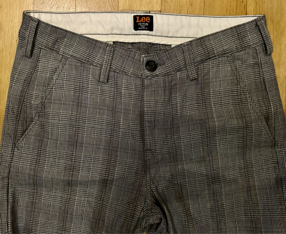 Spodnie Lee Chino 30x32 - Klasyczny Styl i Komfort