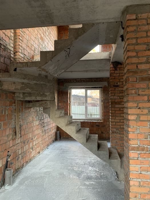 Чудовий таунхаус в Ірпені з вільним плануванням