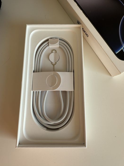 kabel do ładowania apple usb-c do usb-c + kluczyk sim | 1 m