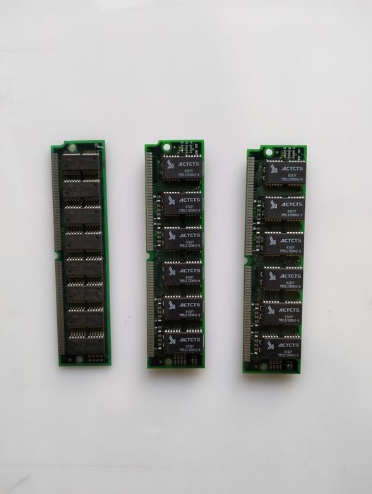 3 Memórias Ram e uma placa de Rede