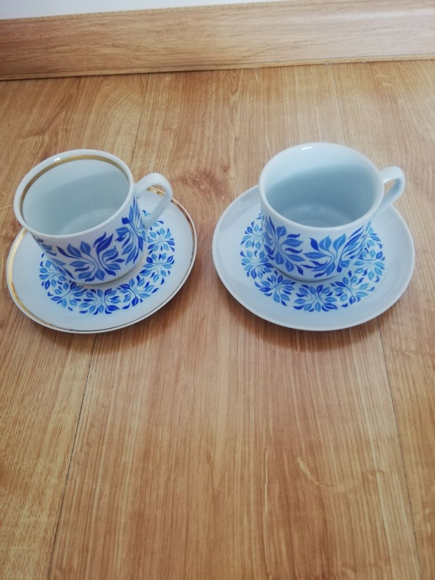 Dwie filiżanki porcelanowe z podstawkami Chodzież PRL
