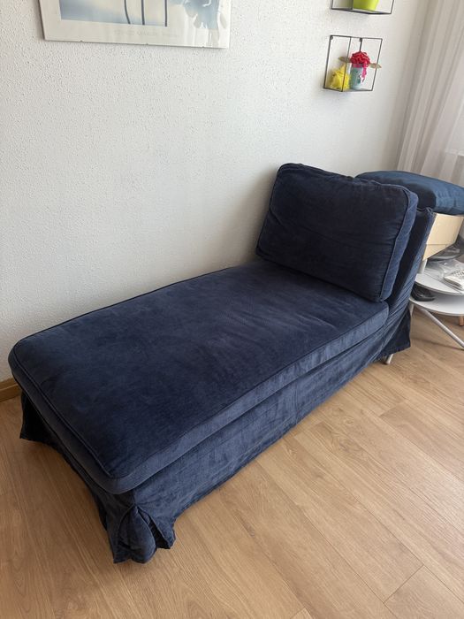 Leżanka / szezlong w kolorze granatowym