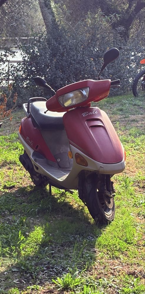 Honda Bali em muito bom estafo - poucos km’s e muito fiável