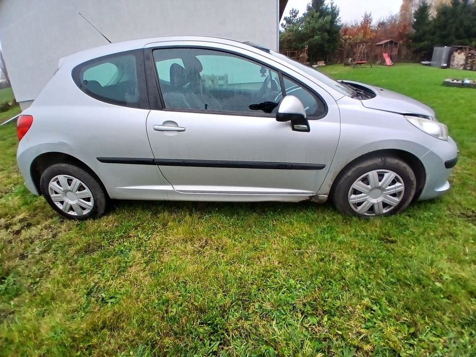 Peugeot 207 benzyna