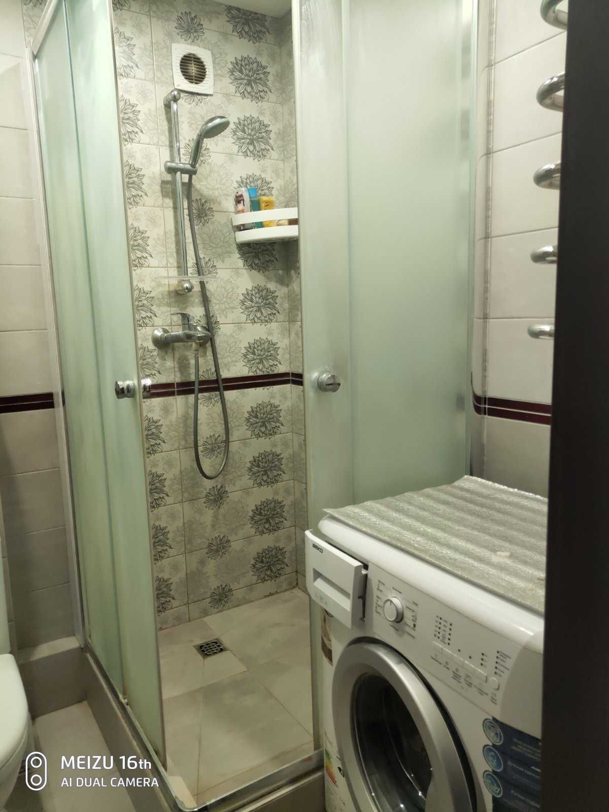Продам 1 к. квартиру 4/9 эт., р-н метро " Бот. Сад", 39 м2, капремонт