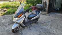 Suzuki Burgman 125 cm3  Rok 2002
