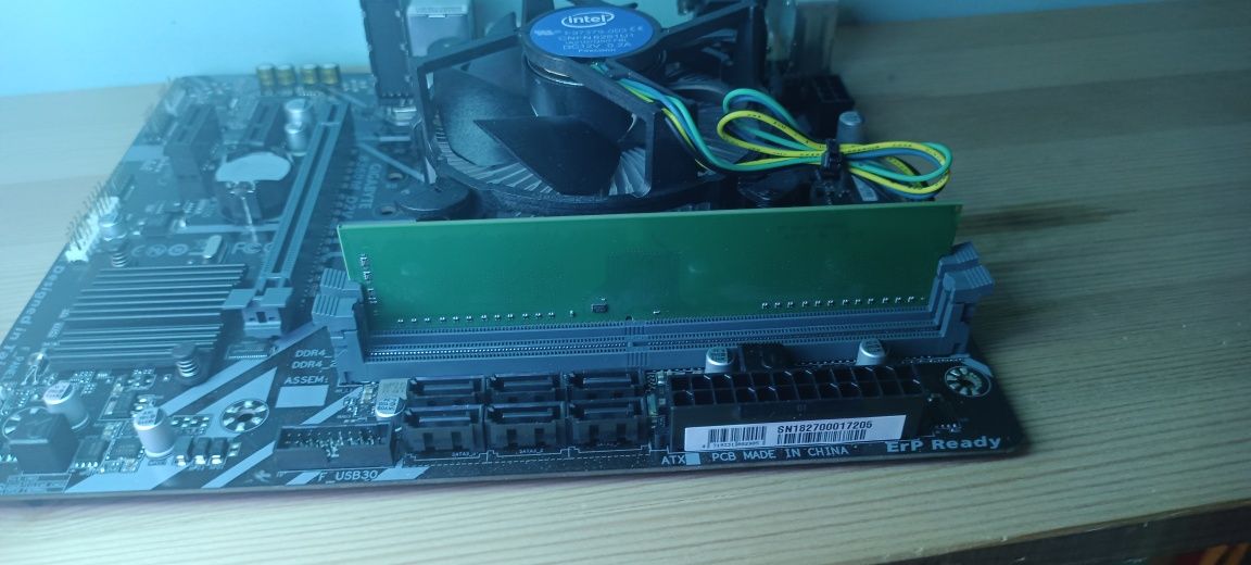 Płyta główna Gigabyte z procesorem Intel core i5