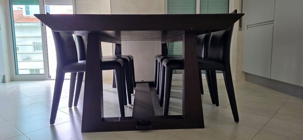 Mesa de madeira LEi Brasil 6 cadeiras de pele