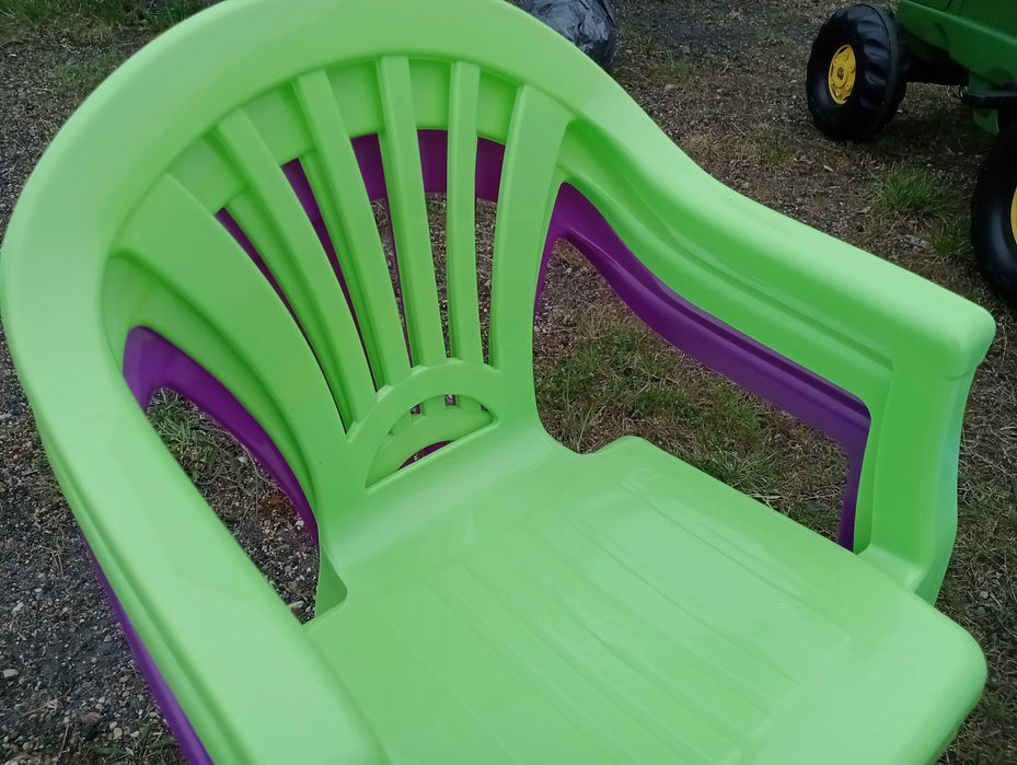 Krzesełko dziecięce - 1 szt.