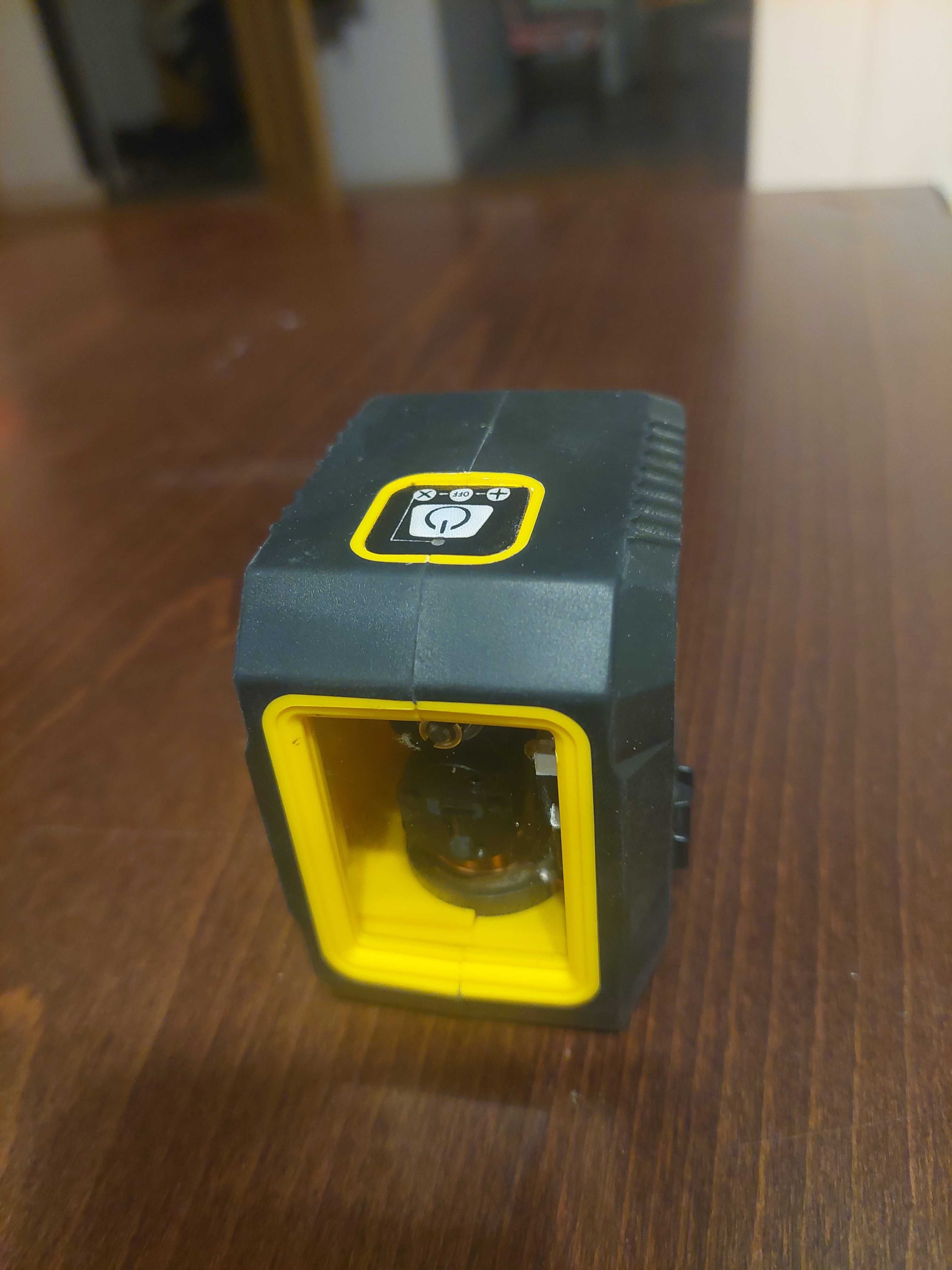 Laser krzyzowy liniowy