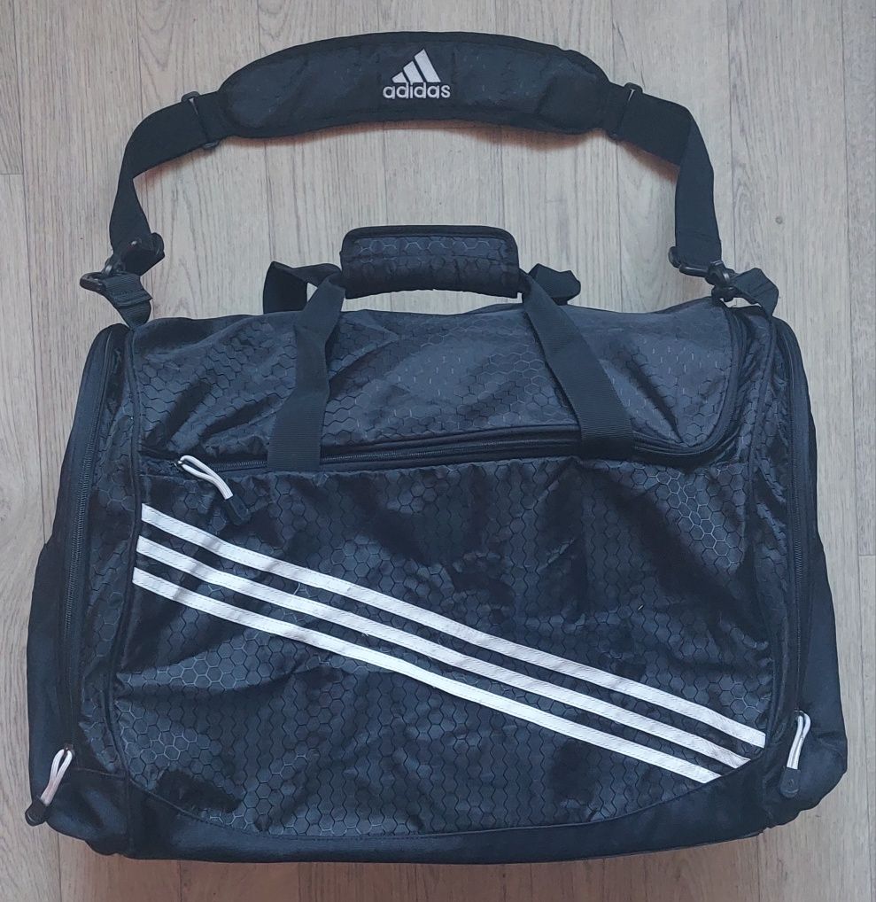 Сумка б/у спортивная Adidas 55L.