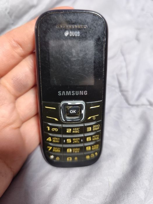 Продам працюючий телефон Samsung