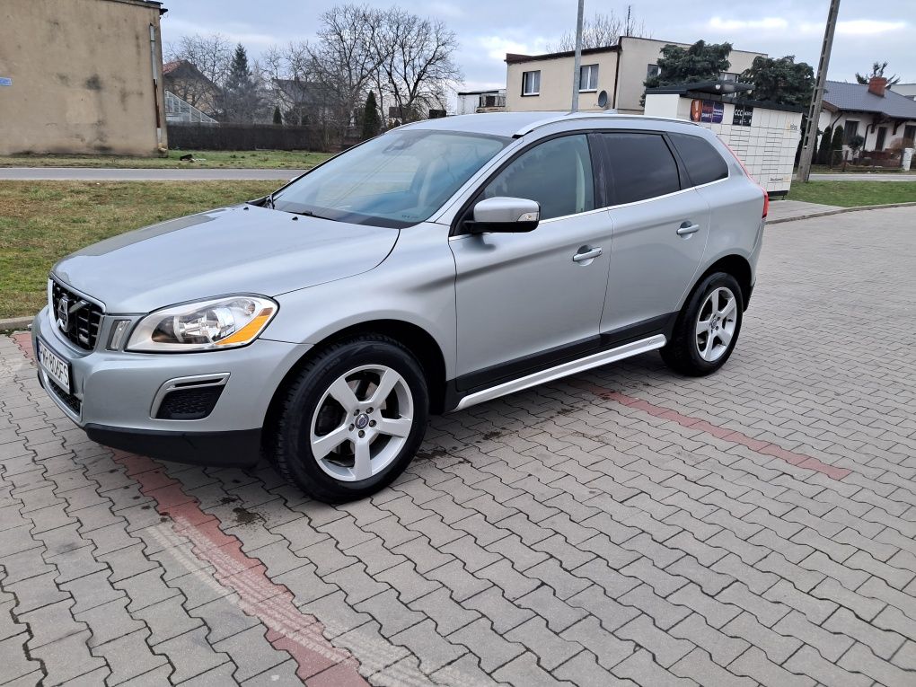 Volvo xc60 r-design 2.0d 163km 5 cylindrow