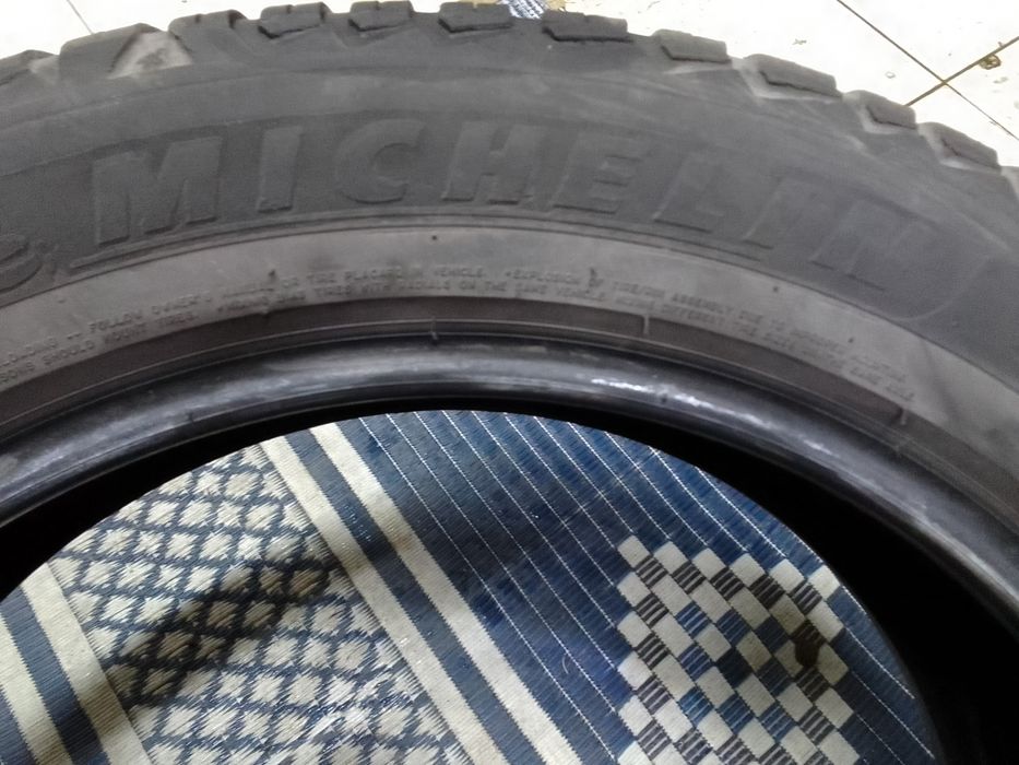 Opona zimowa 235/50r19 MICHELIN 2022r