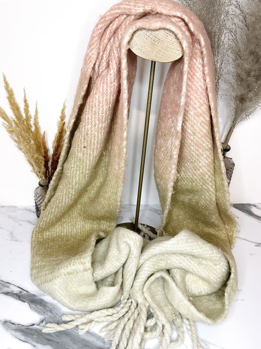 Gruby szal beż pudrowy róż