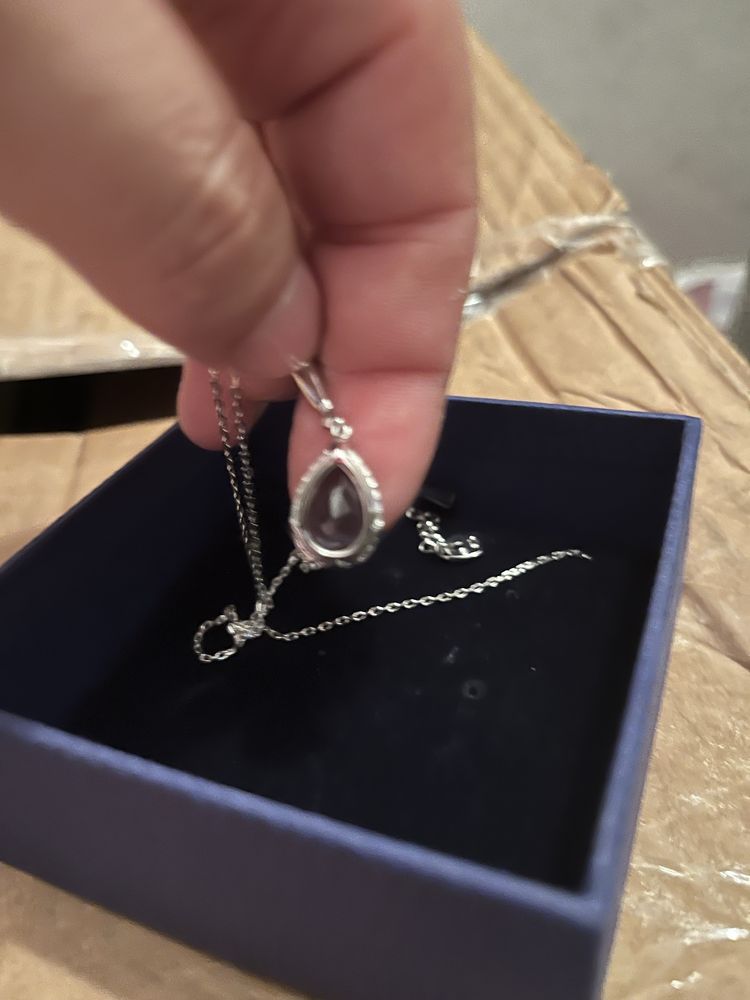 Colar Swarovski azul escuro