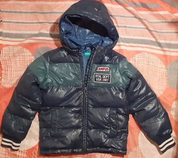 Тёплая пуховая курточка. Лёгкая, красивая. На 7-9 лет