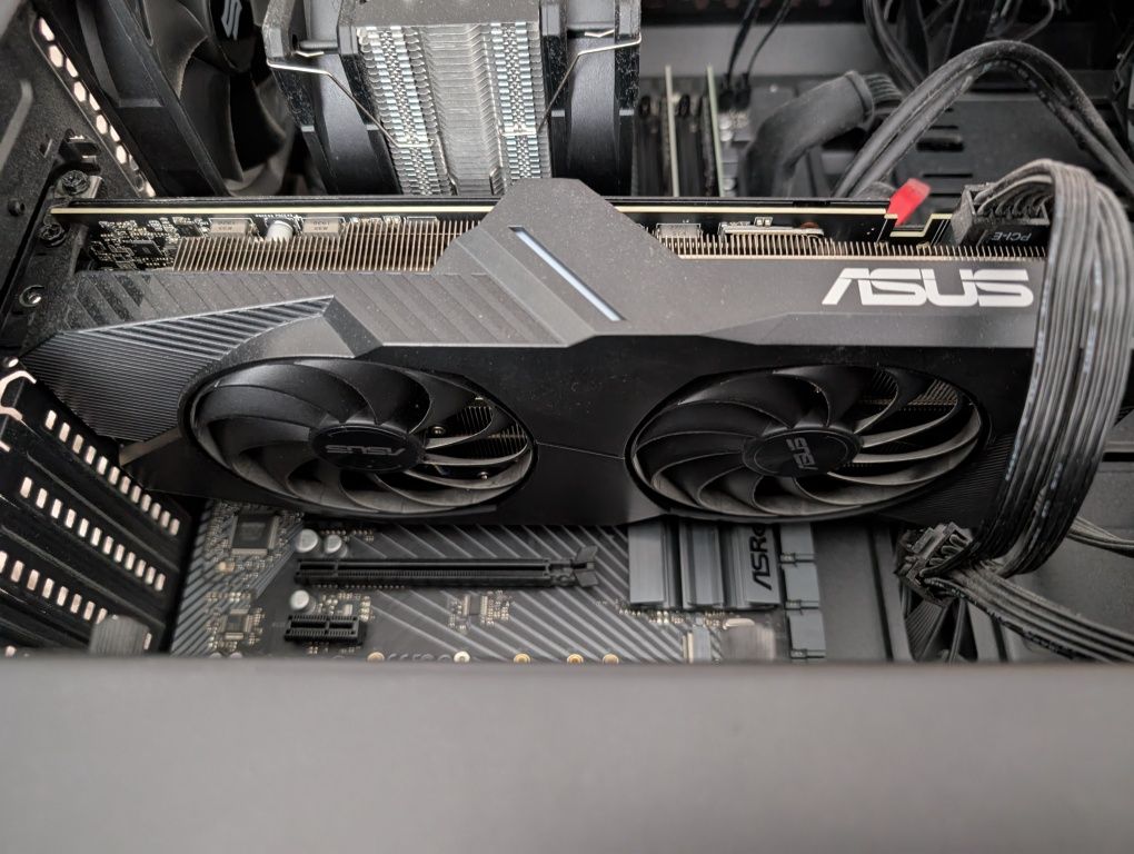 Komputer stacjonarny r5 3600, rx 5600 evo