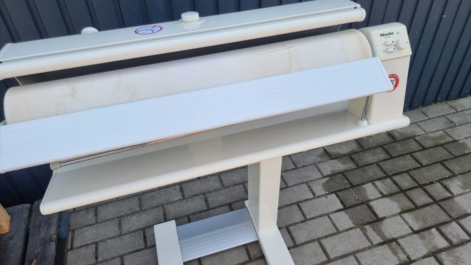 Magiel elektryczny, maglownica Miele B 895 D z funkcją pary, składany