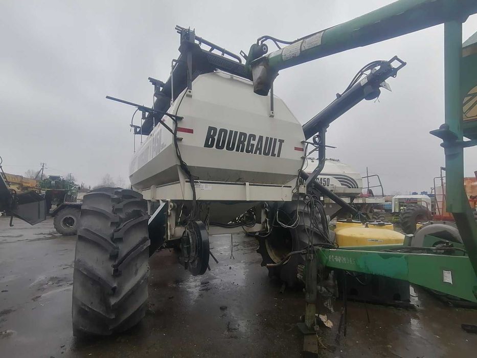 Сівалка-культиватор Bourgault-18