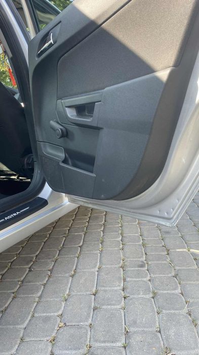 Opel astra h 1.6 газ/бенз 2011р.