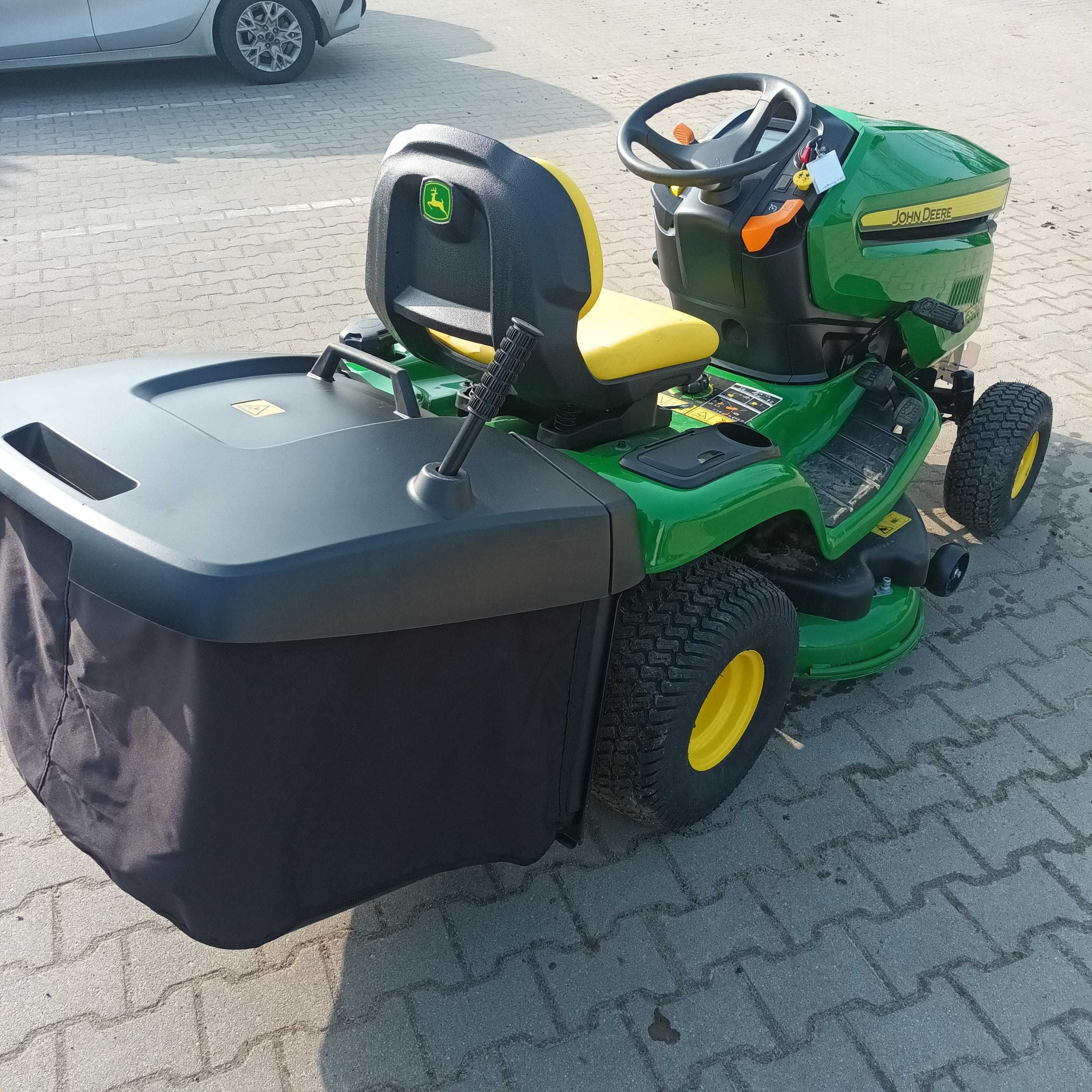 Kosiarka samojezdna X350R John Deere 10x0% odroczone na 6 miesięcy
