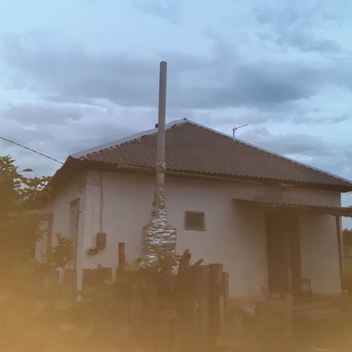 Продам будинок в центрі села Русанів.