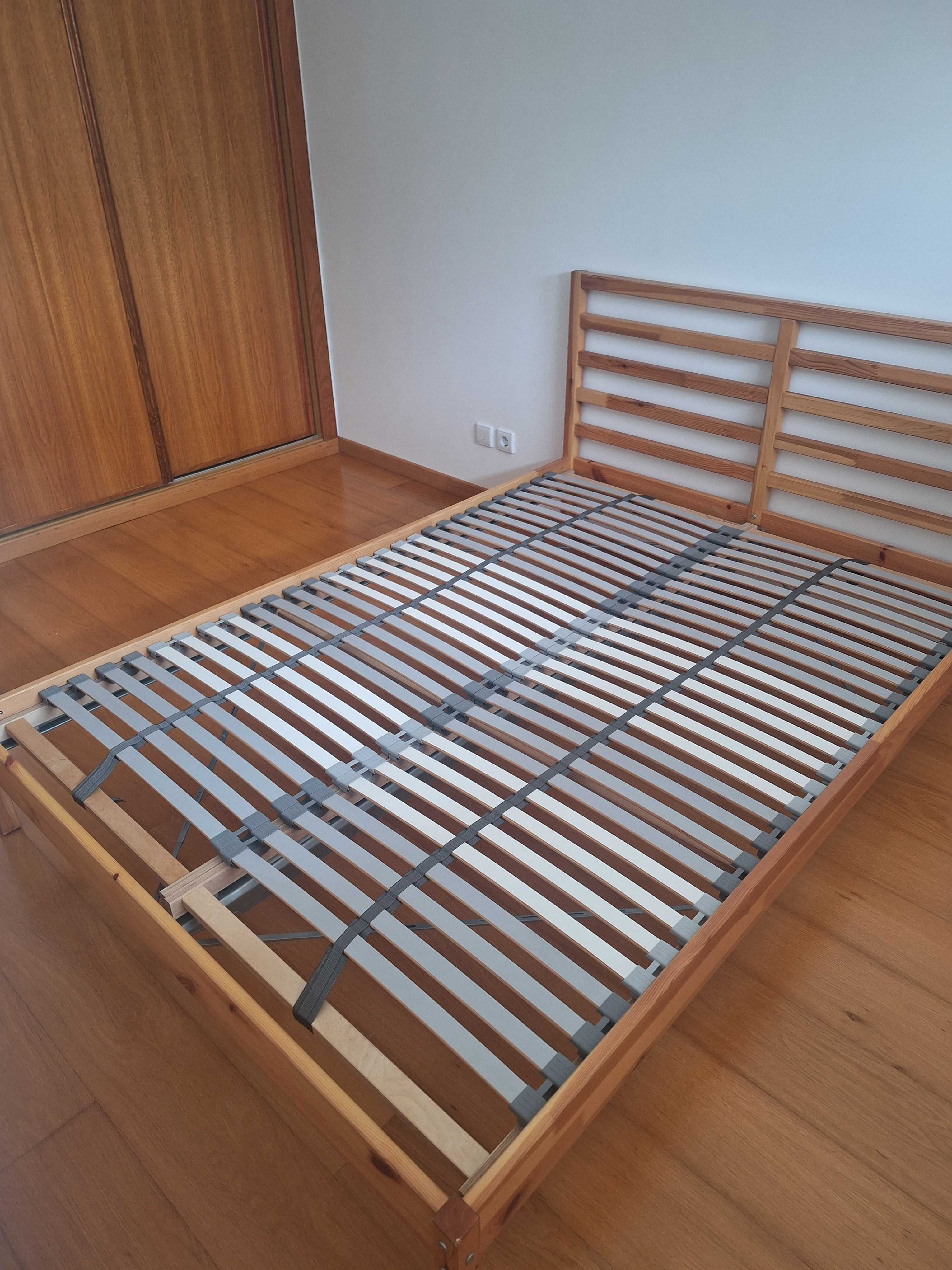 Cama casal com colchão