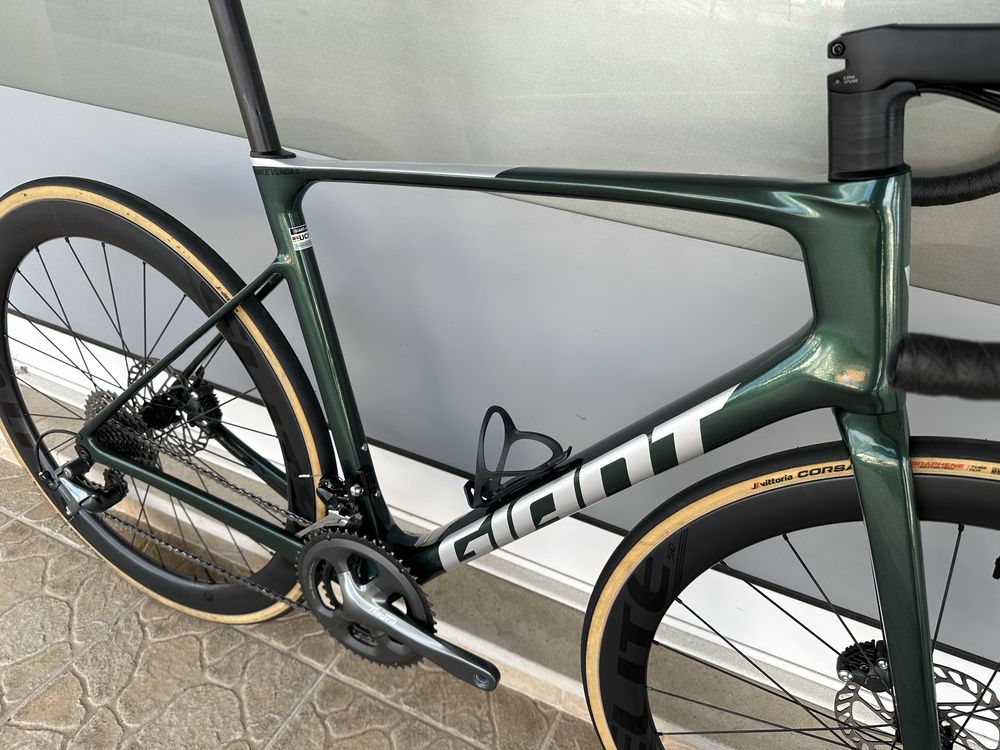 Bicicleta de estrada Giant - Rodas em carbono - Disco