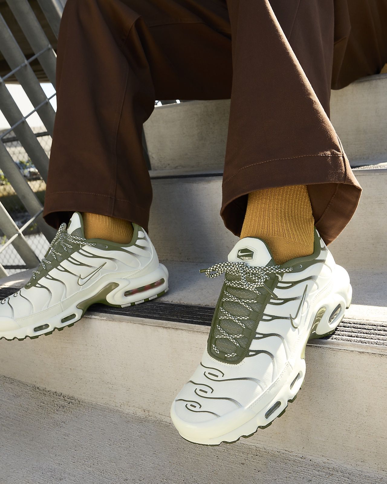 кросівки Nike Air Max Plus  Neutral Olive найк тн