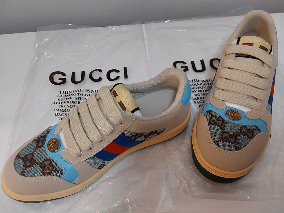 Sapatilhas Novas da Gucci com Cristais.