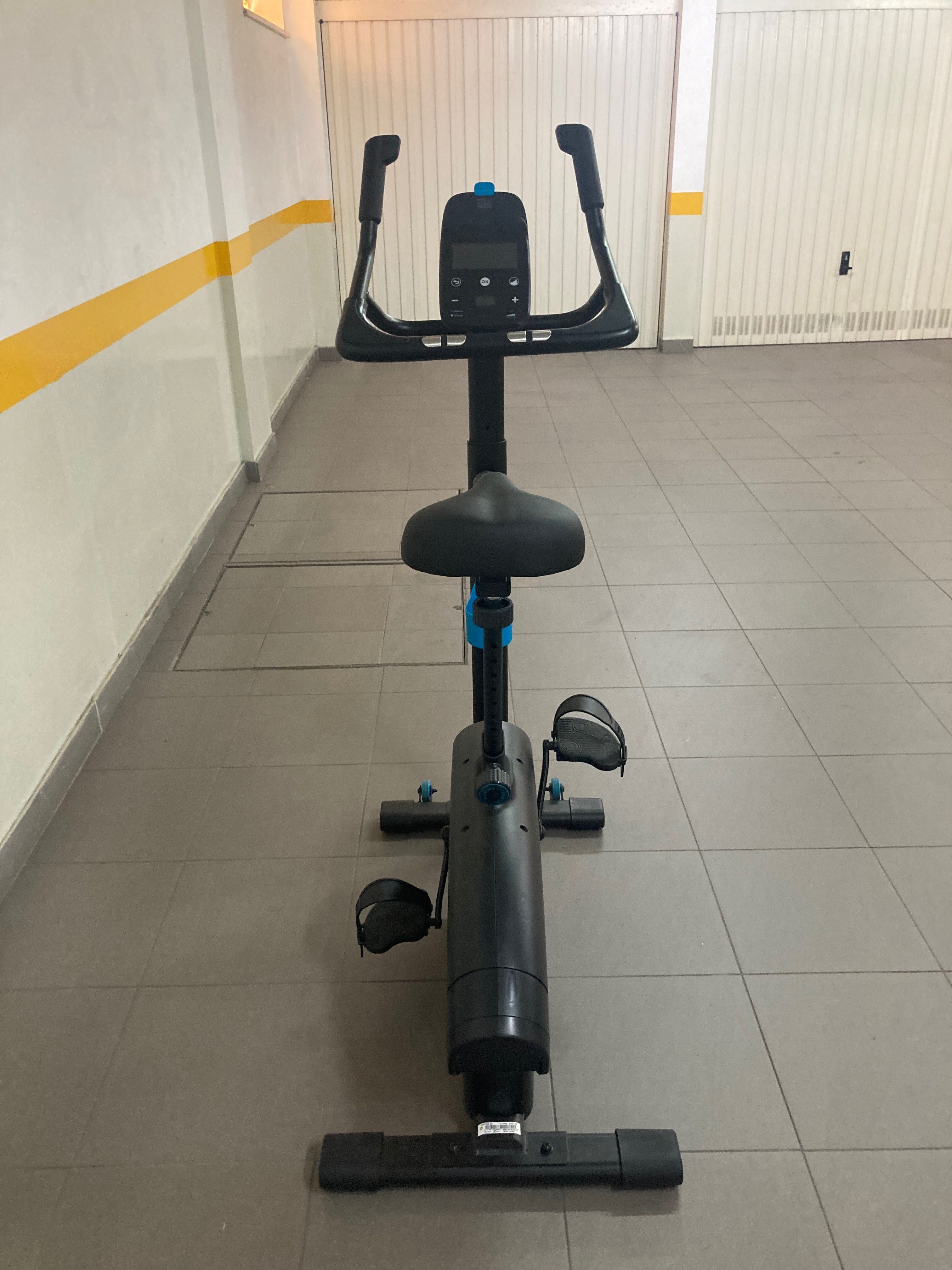 Bicicleta estática Domyo 900