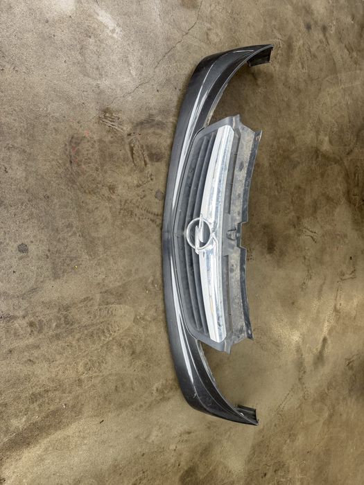 Atrapa grill chrom emblemat Opel Vivaro A Lift części