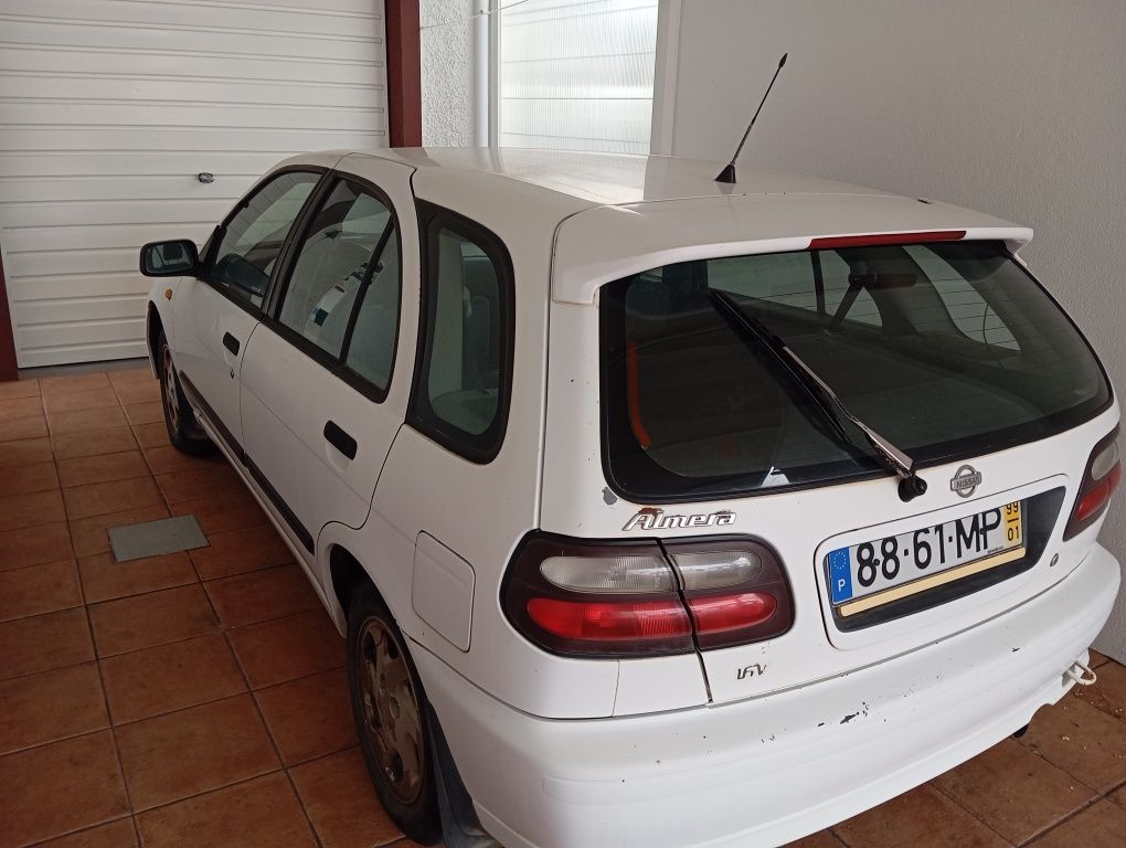 Nissan Almera 1999