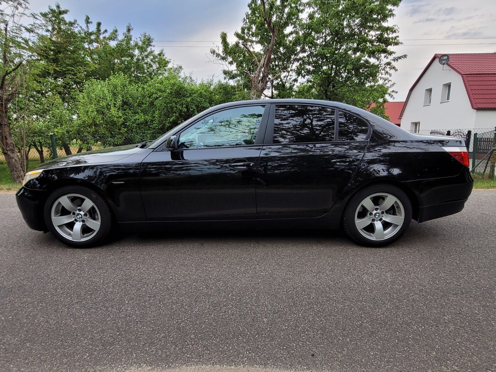 Bmw E60 525 Benzyna 218 KM ,2005 r
Moc 218 Koni
Pojemność 2500
C