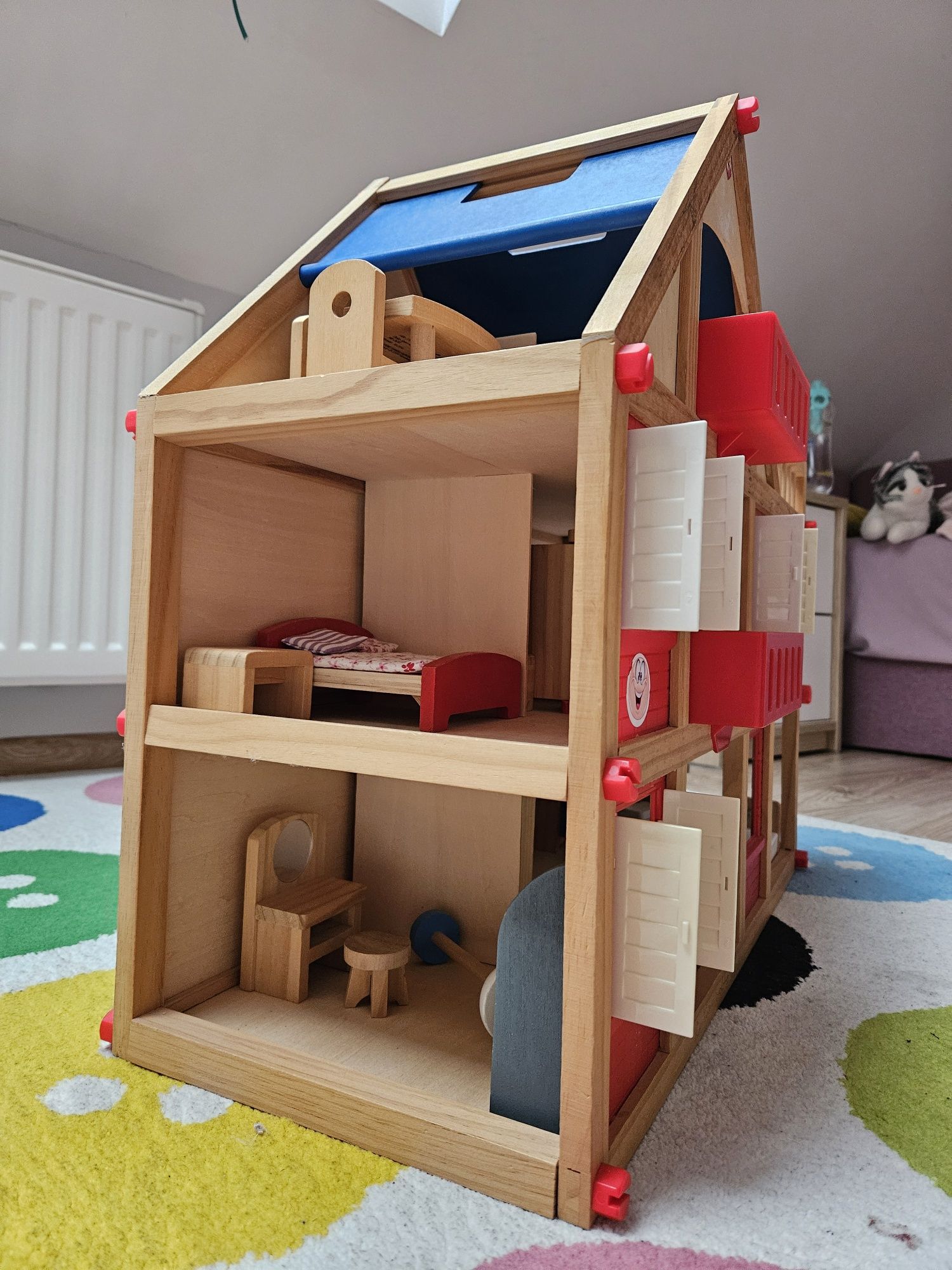Drewniany domek dla lalek + meble lidl