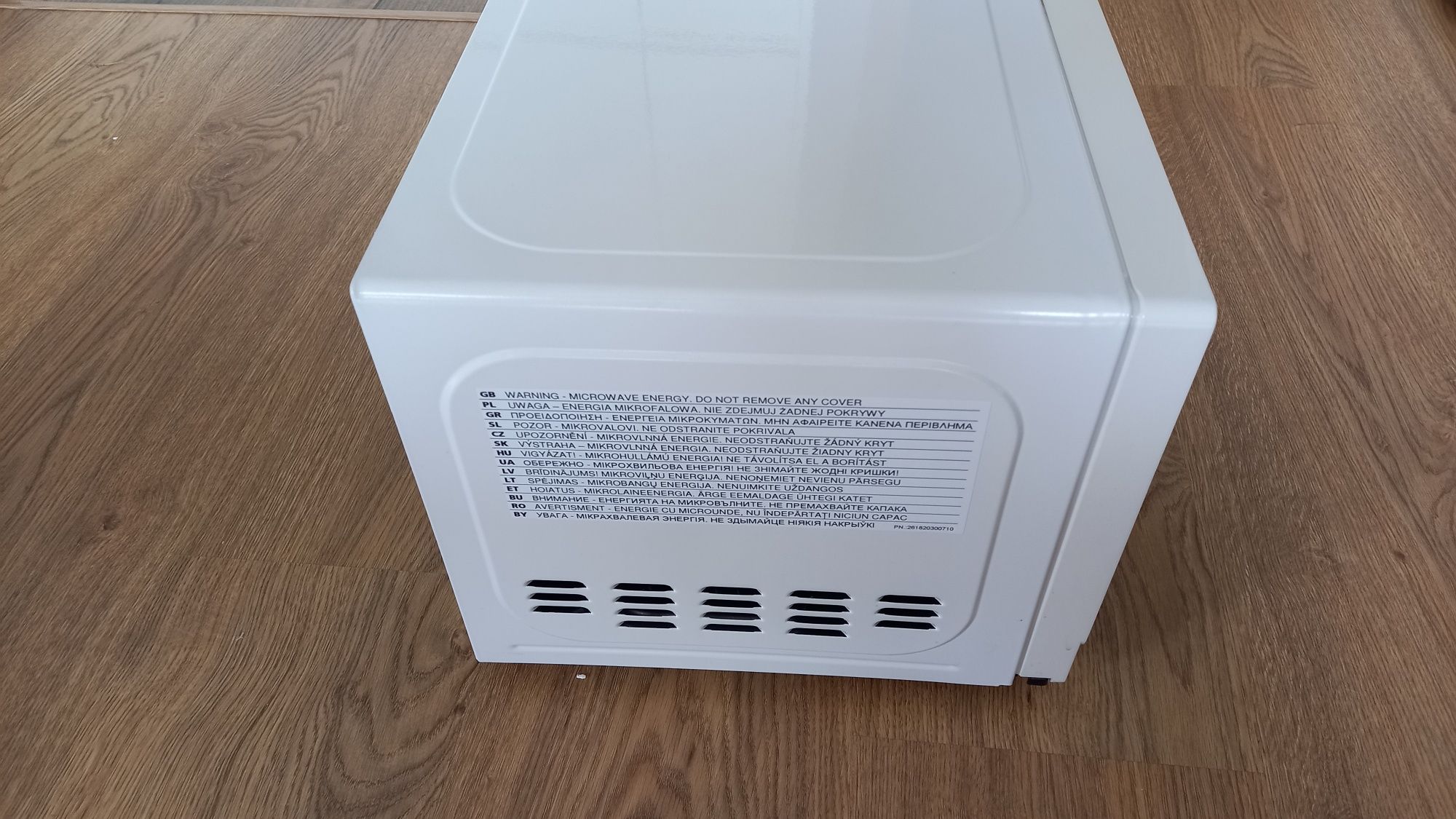 Kuchenka mikrofalowa z grillem Sharp R-642