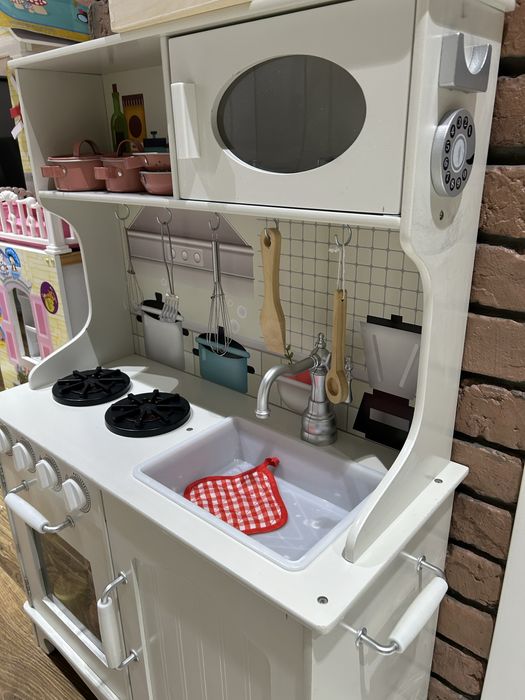 Kuchnia dziecieca wraz z akcesoriami
