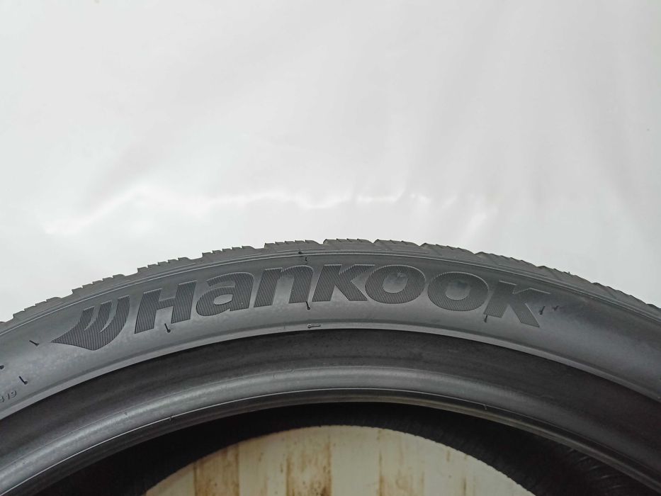 Hankook Winter I*Cept Evo 2 SUV 295/35/23 21r. 108W 2x5,6mm (4551)