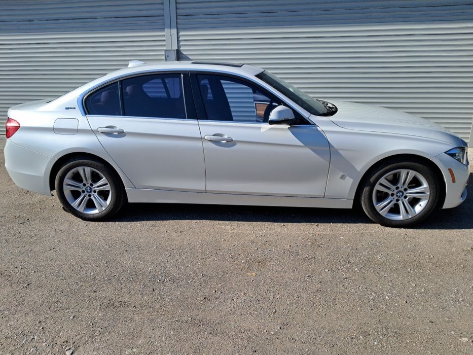 Продам BMW 330 e 2017 год 58 тыс км пробег!!!
