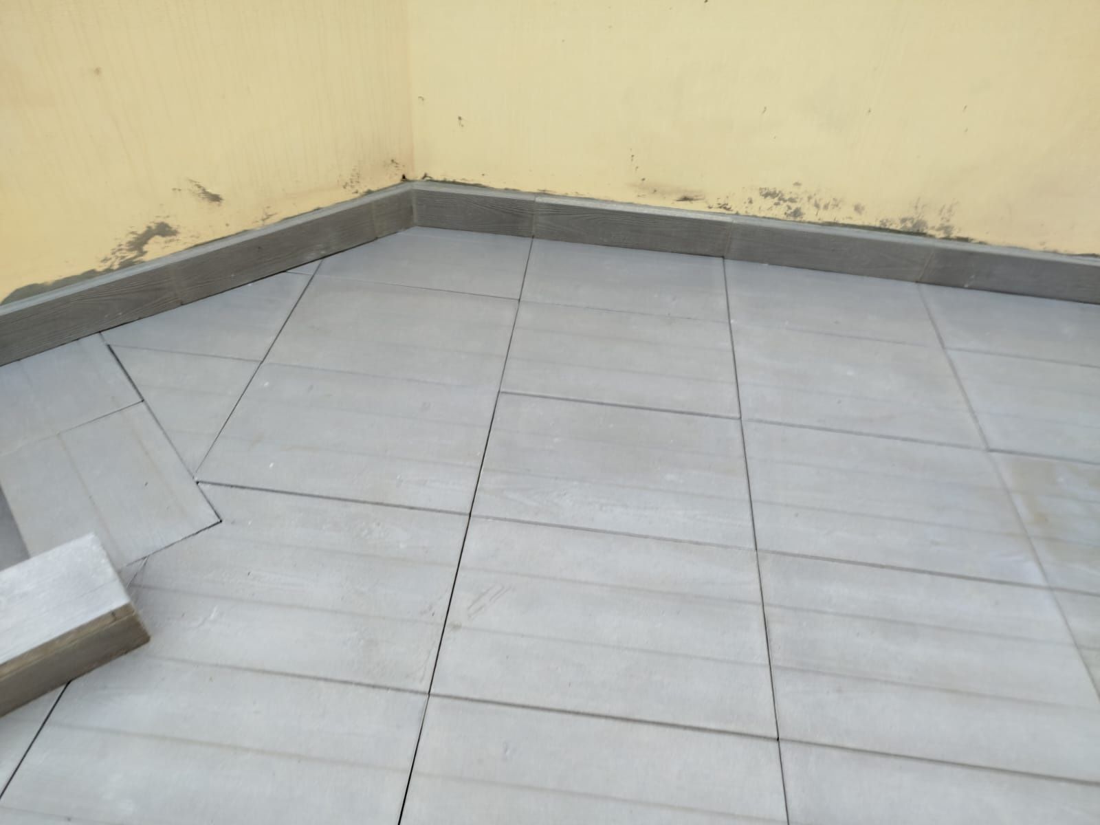 Faço trabalhos de jadinagem construção civil e pintura