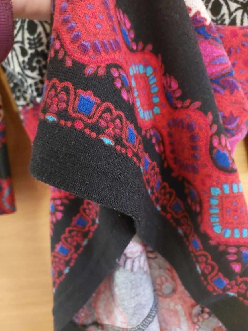 Vestido Étnico Preto e Vermelho, M/L