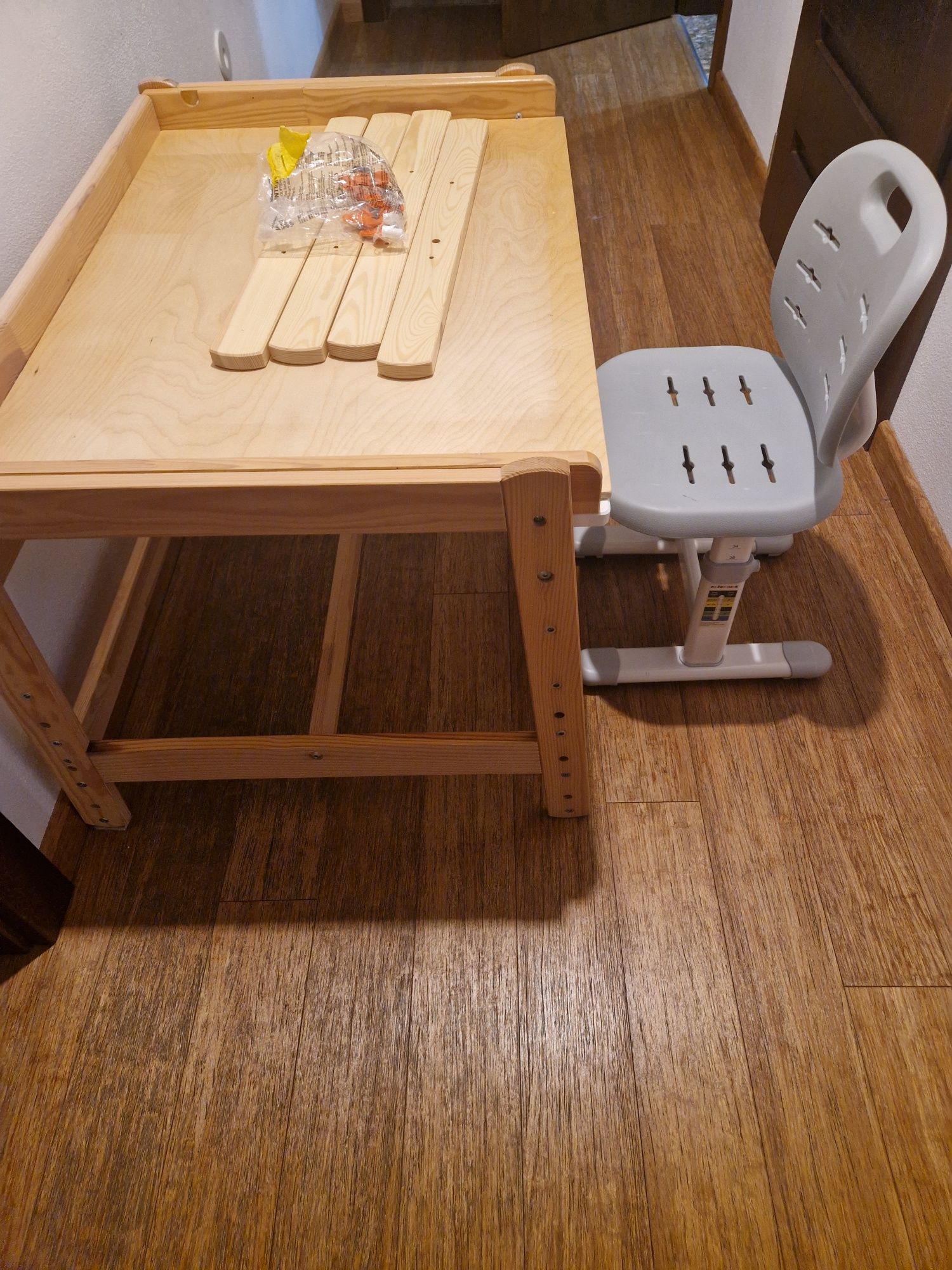 Biurko Flisat Ikea regulowane