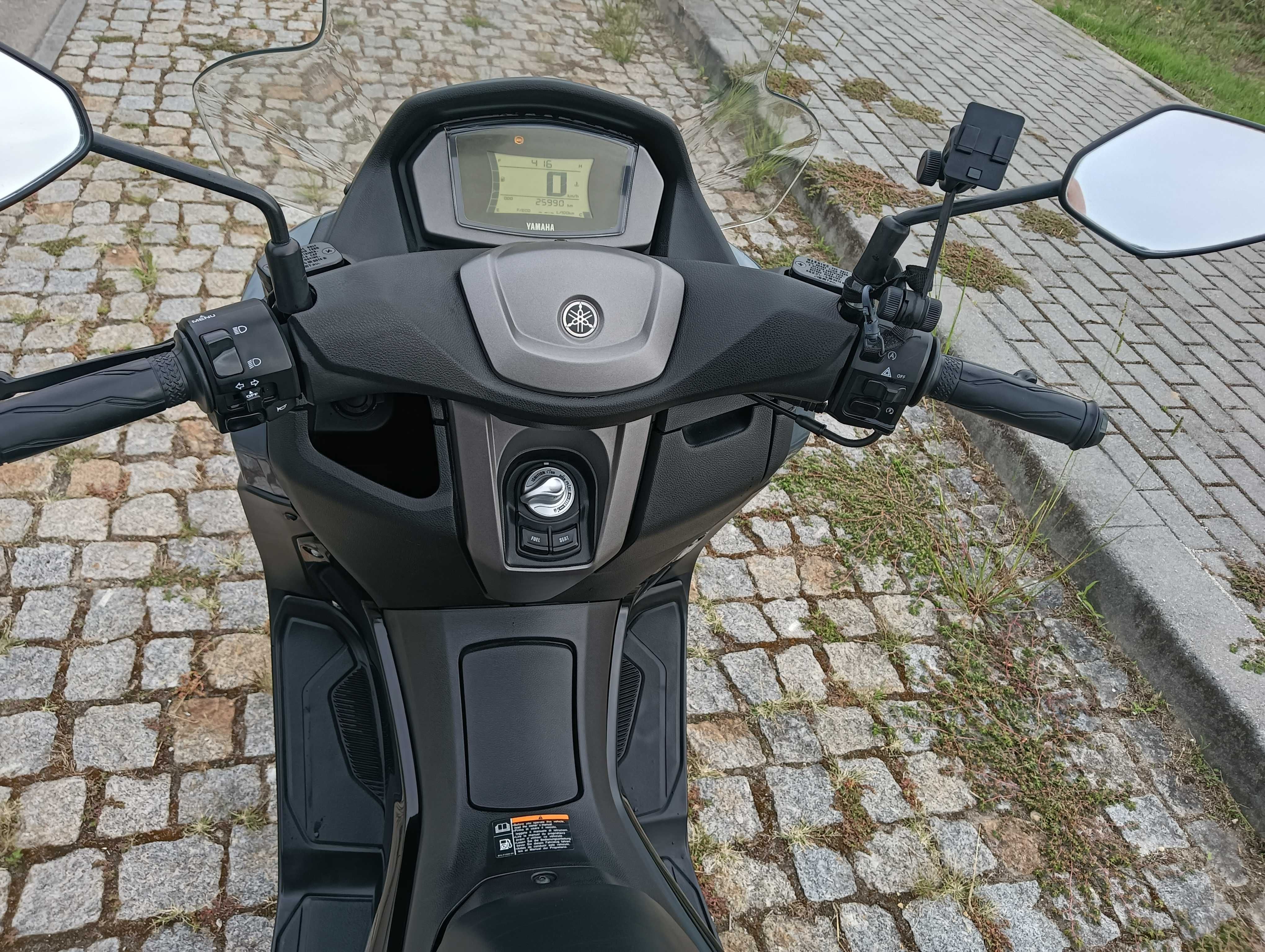 Yamaha Nmax 125 como nova