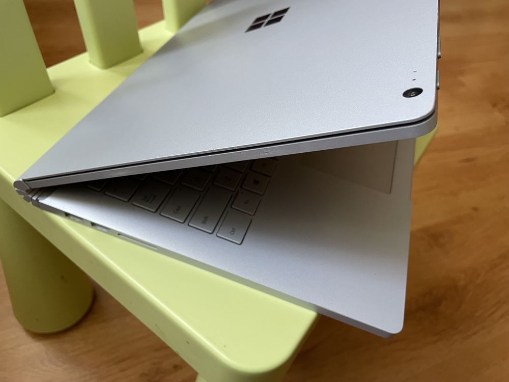 Surface Book 2 13,5 cala i7 16 GB RAM 512 SSD