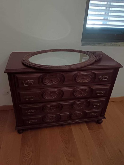 Mobília de Quarto Antiga - Cama casal + Cómoda + Mesas de cabeceira